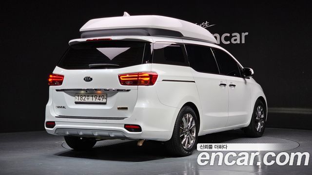 Kia Carnival 2019 thumb 3