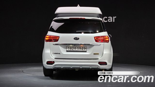 Kia Carnival 2019 thumb 5