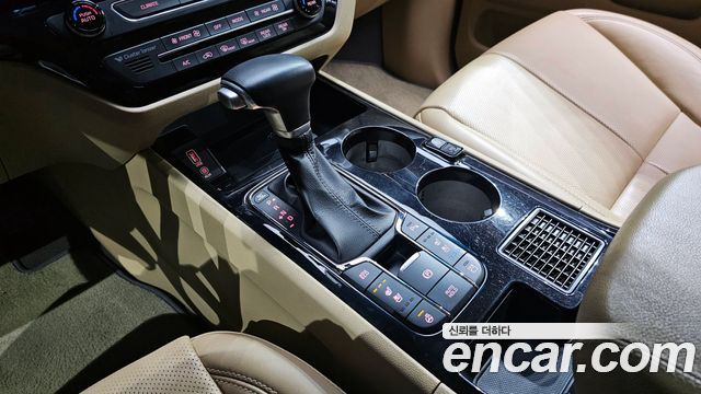 Kia Carnival 2019 thumb 9