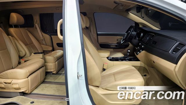 Kia Carnival 2019 thumb 10