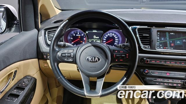 Kia Carnival 2019 thumb 12