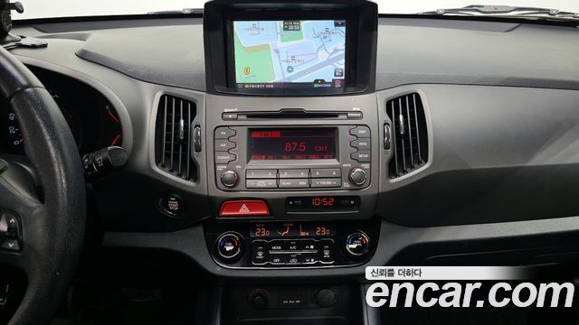 Kia Sportage 2010 thumb 11