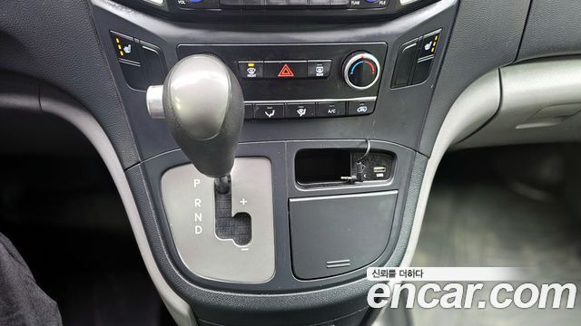 Hyundai Starex 2016 thumb 10