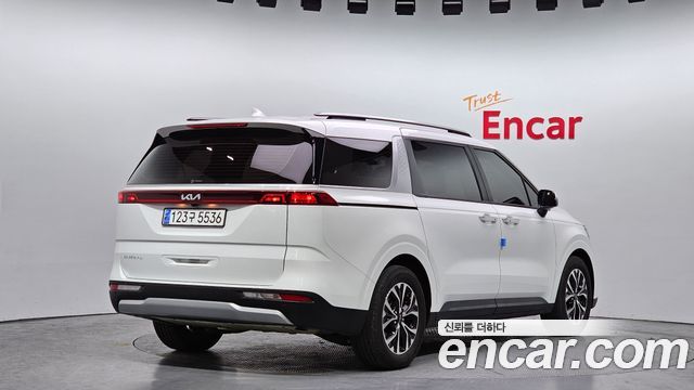 Kia Carnival 2023 thumb 3