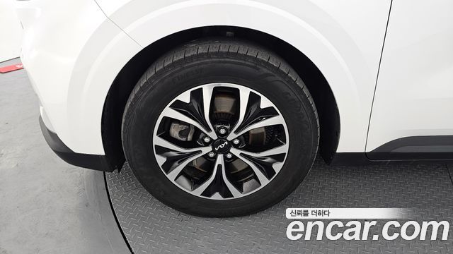 Kia Carnival 2023 thumb 6
