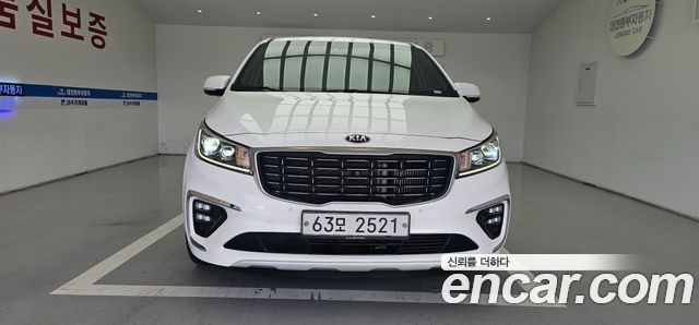 Kia Carnival 2018 thumb 4