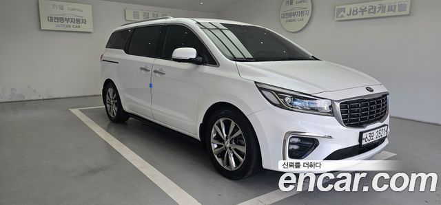 Kia Carnival 2018 thumb 5