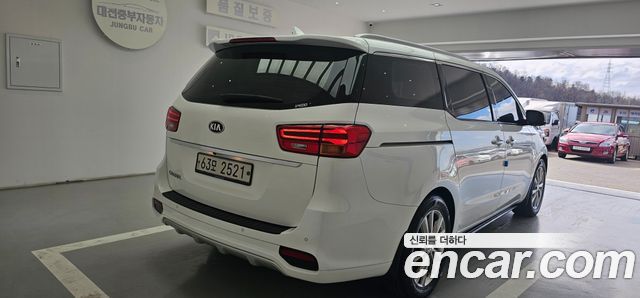 Kia Carnival 2018 thumb 8