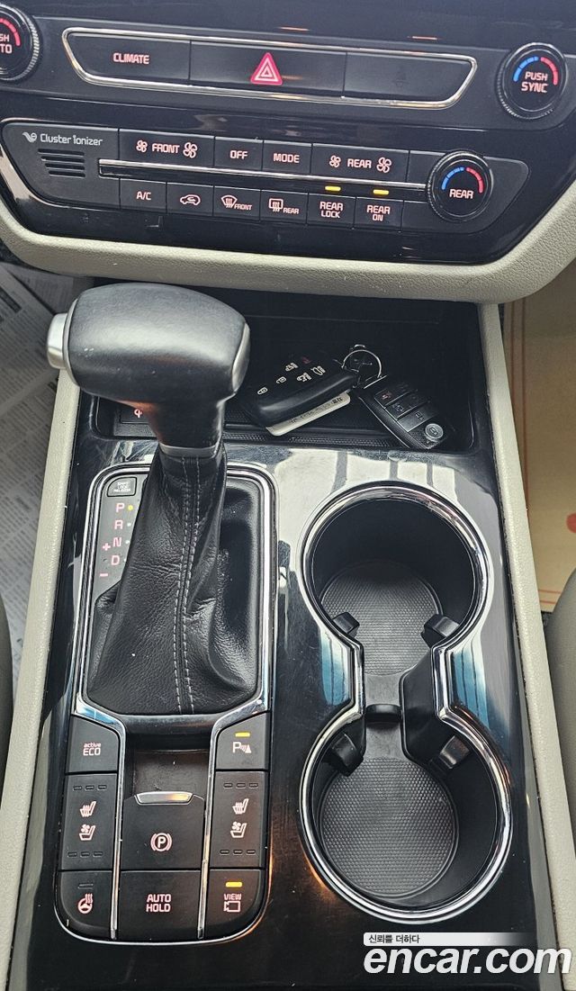 Kia Carnival 2018 thumb 10