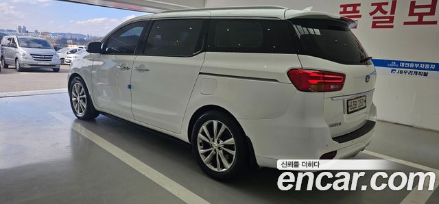 Kia Carnival 2018 thumb 11