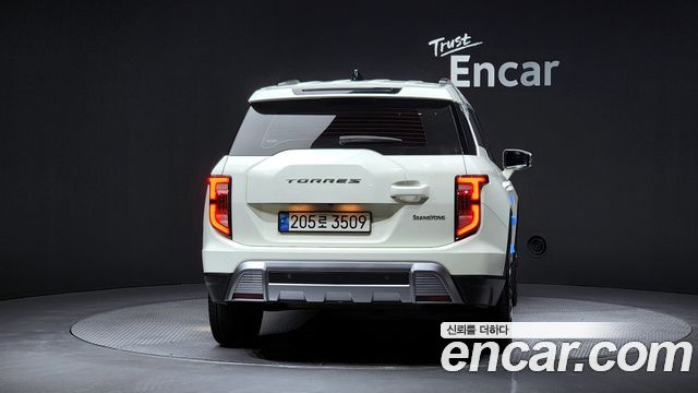 SsangYong Torres 2023 thumb 10