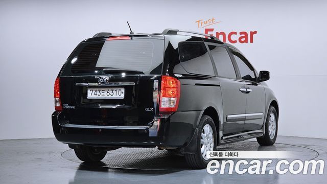 Kia Carnival 2013 thumb 3