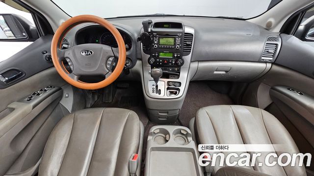 Kia Carnival 2013 thumb 8