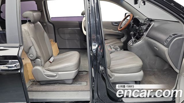 Kia Carnival 2013 thumb 11