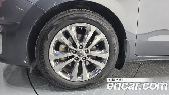 Kia Carnival 2015 thumb 5