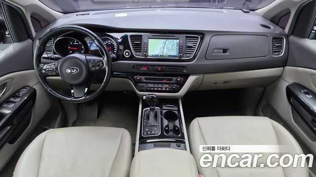 Kia Carnival 2015 thumb 7