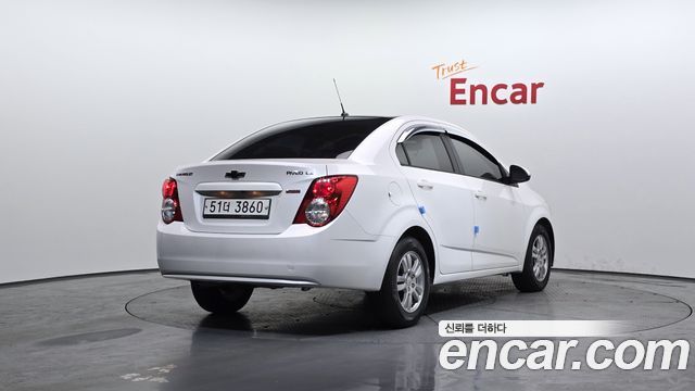 Chevrolet Aveo 2015 thumb 3