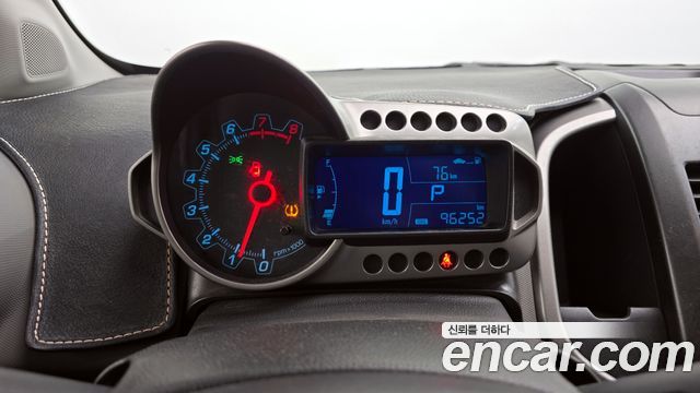 Chevrolet Aveo 2015 thumb 9