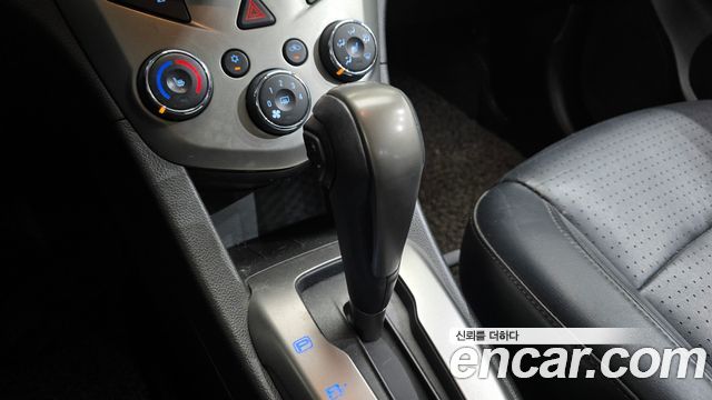 Chevrolet Aveo 2015 thumb 10