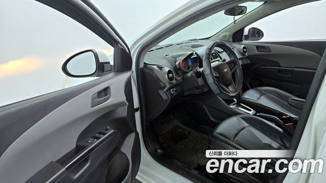 Chevrolet Aveo 2015 thumb 11