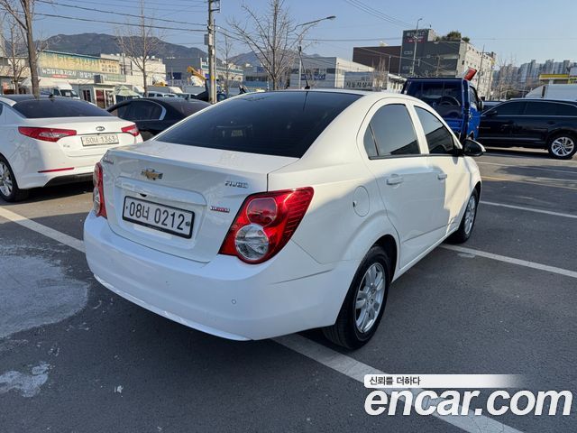Chevrolet Aveo 2016 thumb 6