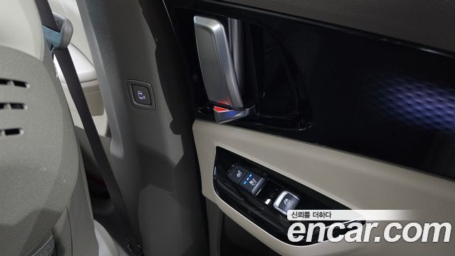 Kia Carnival 2022 thumb 11