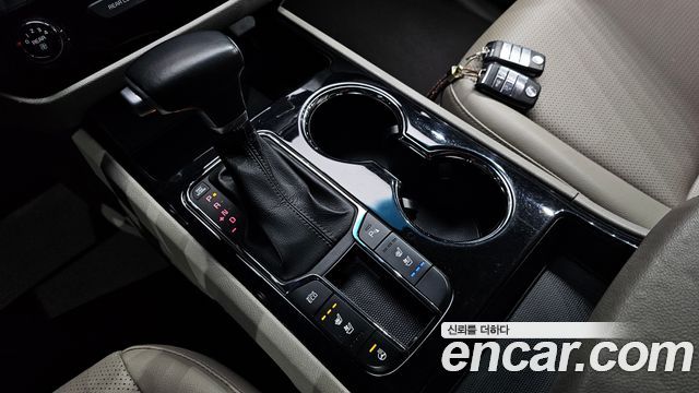 Kia Carnival 2019 thumb 9