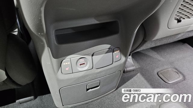 Kia Carnival 2019 thumb 11