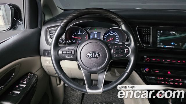 Kia Carnival 2019 thumb 11