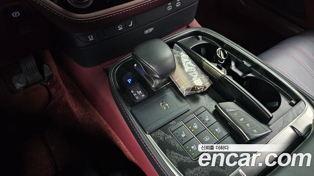 Lexus LS 2023 thumb 2