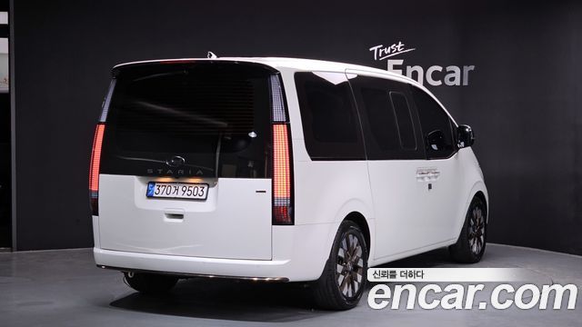 Hyundai Staria 2024 thumb 3