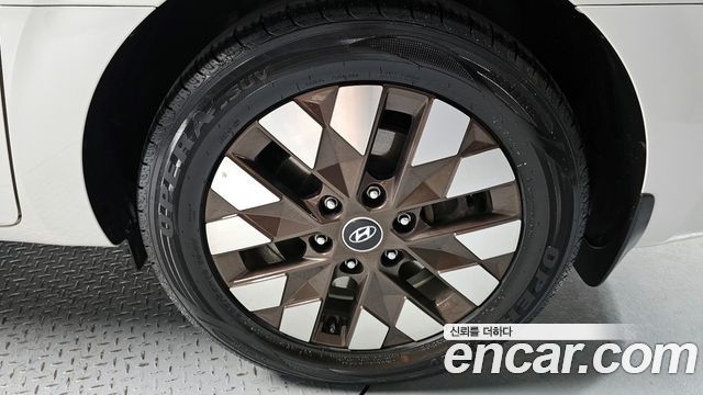 Hyundai Staria 2024 thumb 6