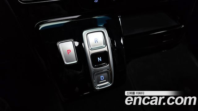 Hyundai Staria 2024 thumb 10