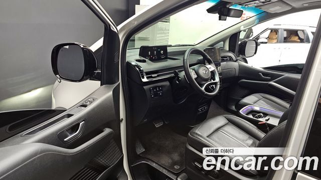 Hyundai Staria 2024 thumb 11