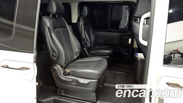 Hyundai Staria 2024 thumb 12