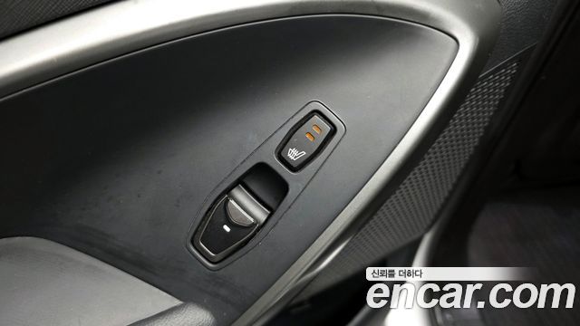 Hyundai Santa Fe 2018 thumb 11