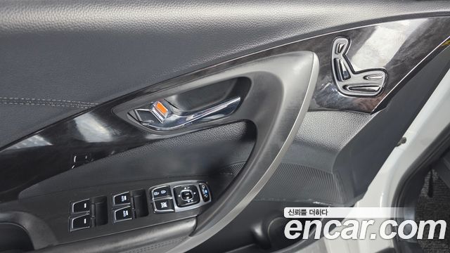 Hyundai Grandeur 2015 thumb 12