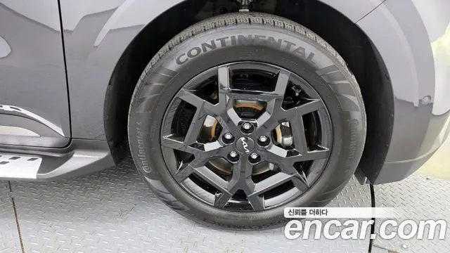 Kia Carnival 2024 thumb 5