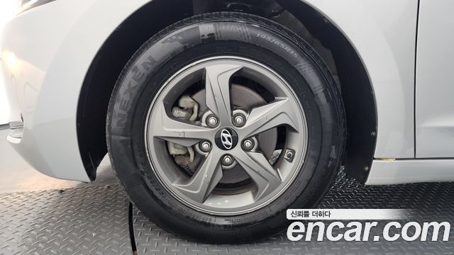 Hyundai Avante 2016 thumb 6