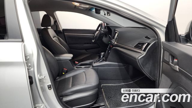 Hyundai Avante 2016 thumb 12