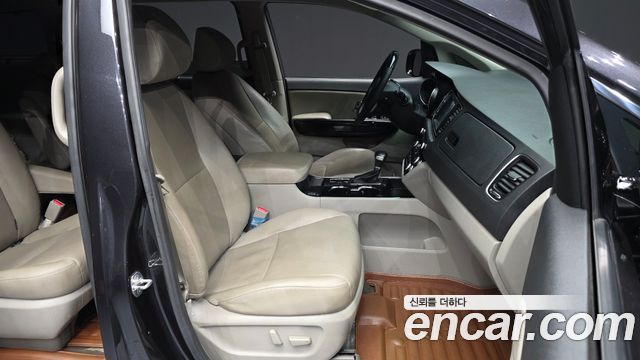 Kia Carnival 2018 thumb 12