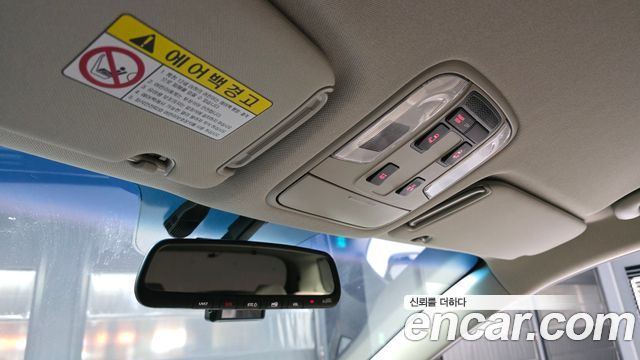 Kia Carnival 2018 thumb 11