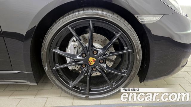 Porsche Cayman 2019 thumb 6