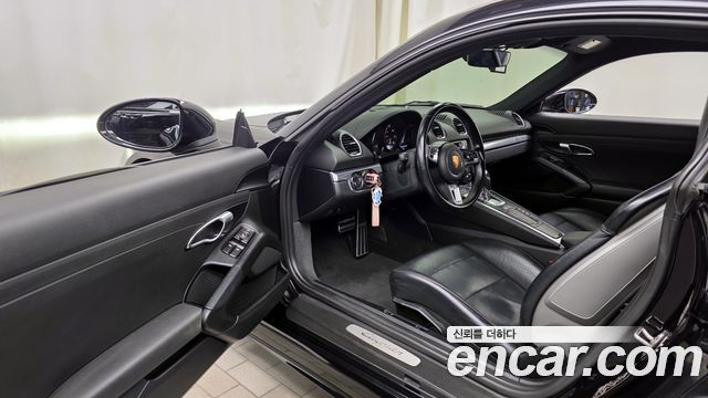 Porsche Cayman 2019 thumb 9