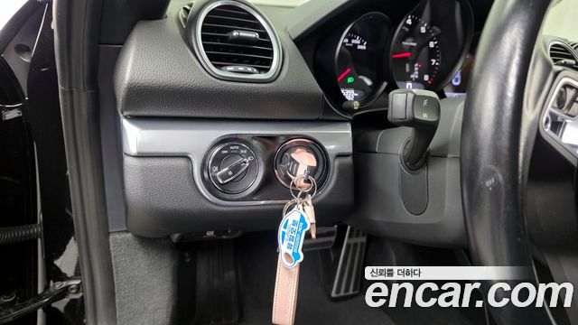 Porsche Cayman 2019 thumb 10