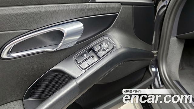 Porsche Cayman 2019 thumb 8