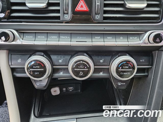 Genesis G70 2018 thumb 9