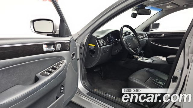 Hyundai Genesis 2011 thumb 11