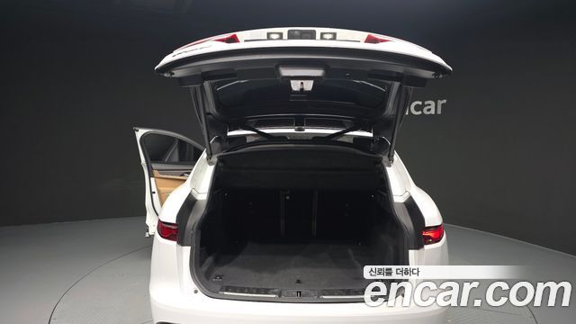 Jaguar F-Pace 2023 thumb 11