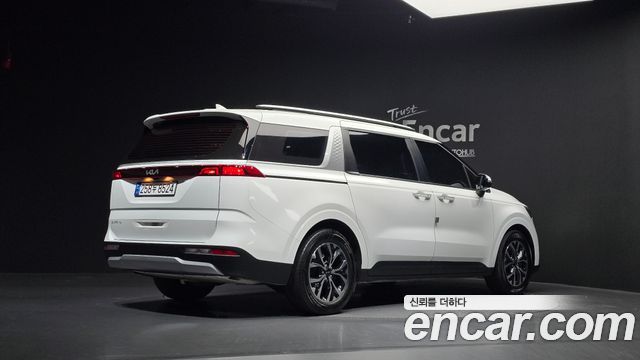 Kia Carnival 2023 thumb 3